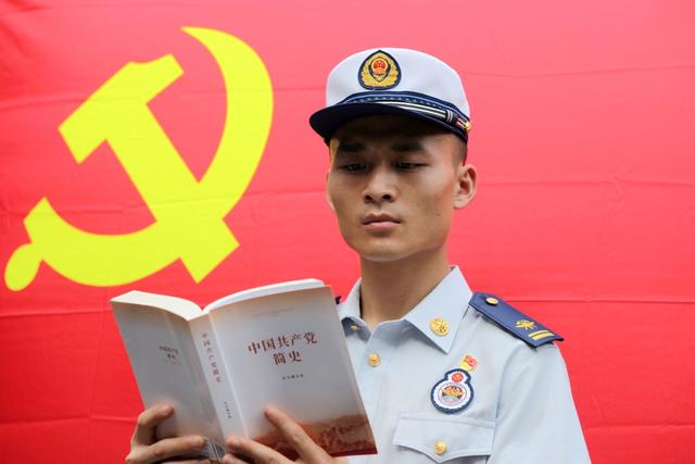 消防员,我和党旗合张影,迎“七一”,创意拍摄