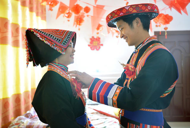 瑶族婚礼 包文军 新娘 搬迁户 宁远县 扶贫