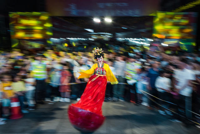 街拍  五一  活动  商业  步行街