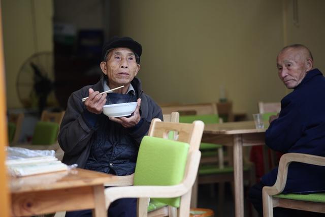 养老服务、社区养老、长者食堂、老人、就餐