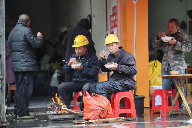 养老服务、社区养老、长者食堂、老人、就餐