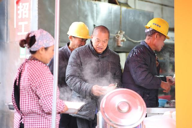 养老服务、社区养老、长者食堂、老人、就餐