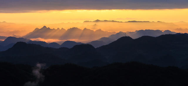 湖南，湘西，日出，太阳，晨雾，群山，画卷