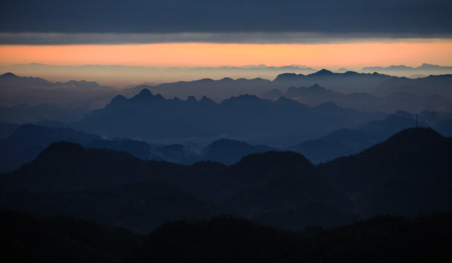 湖南，湘西，日出，太阳，晨雾，群山，画卷