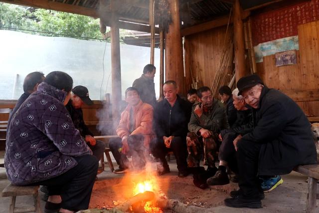 和美乡村、火塘、冬天、取暖、侗族
