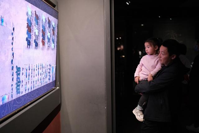 博物院，游人如织，历史和文化