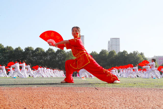 武术  功夫扇  课间  运动会