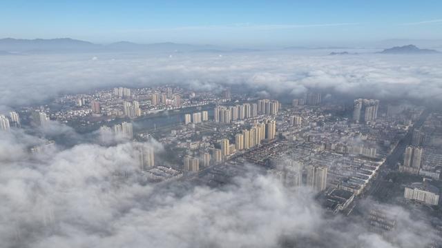 新化县城 云海 高楼 城市风光