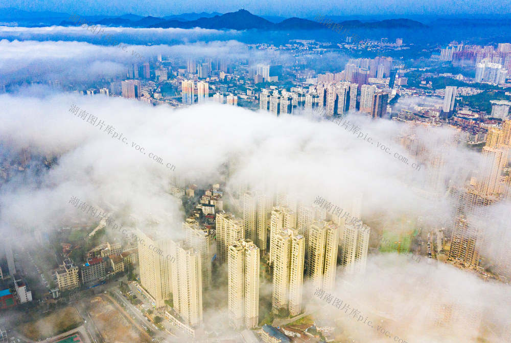城市  自然  云雾  建筑