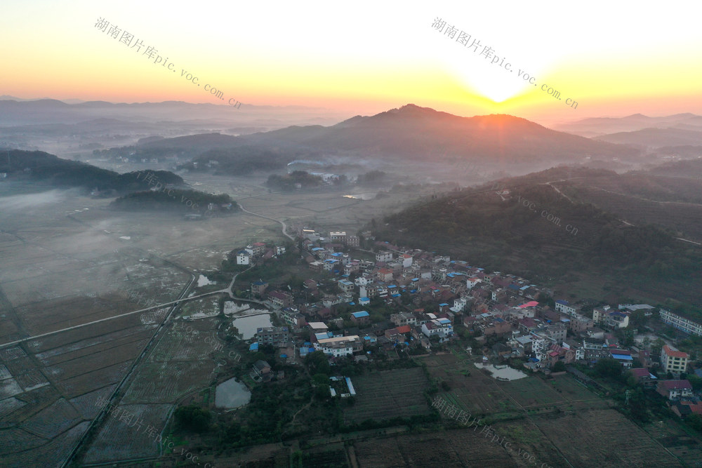 乡村  田野  风景  风光  旅游  冬日  画卷  乡村振兴