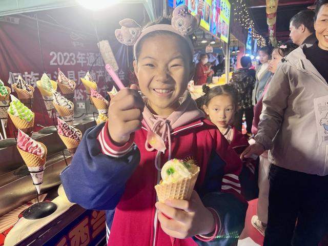 冬日夜生活 温暖聚人气
