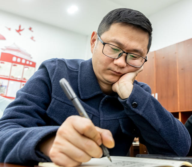 红色  教育   进社区