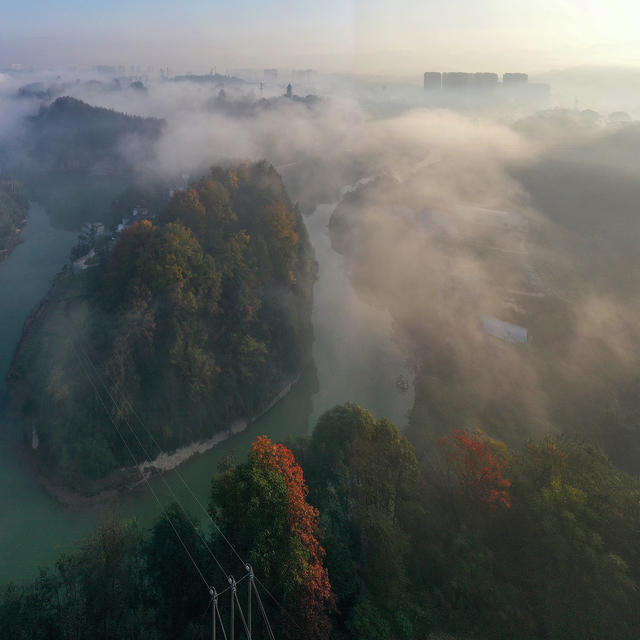 湖南，湘西，龙山，晨雾，山水，风景，如画，无人机