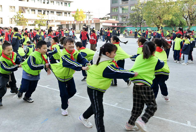 教育 学校 课间 文体活动 趣味游戏  学生 减压  体育锻炼  课间十分钟 