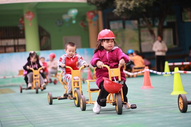 大课间、学校、户外活动、校园、学生