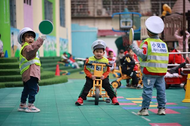 大课间、学校、户外活动、校园、学生