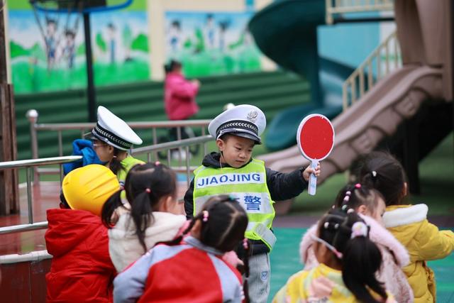 大课间、学校、户外活动、校园、学生