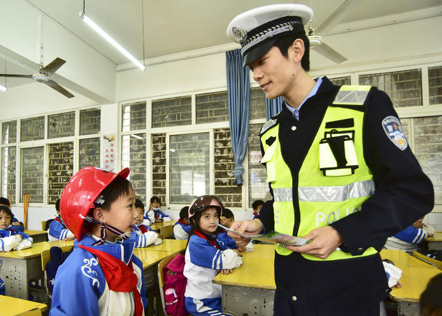 嘉禾：交通安全宣传进校园