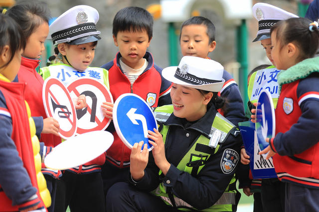 交通 宣传 寓教于乐 校园 筑牢 安全防线