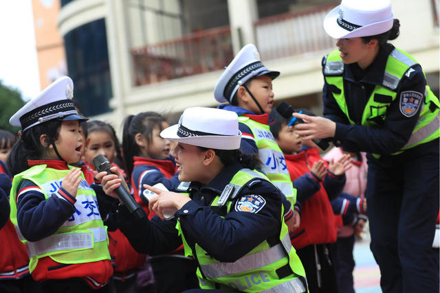 交通 宣传 寓教于乐 校园 筑牢 安全防线