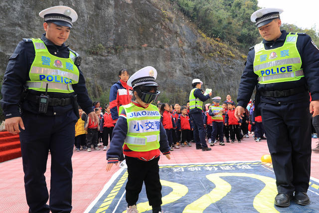 交通 宣传 寓教于乐 校园 筑牢 安全防线