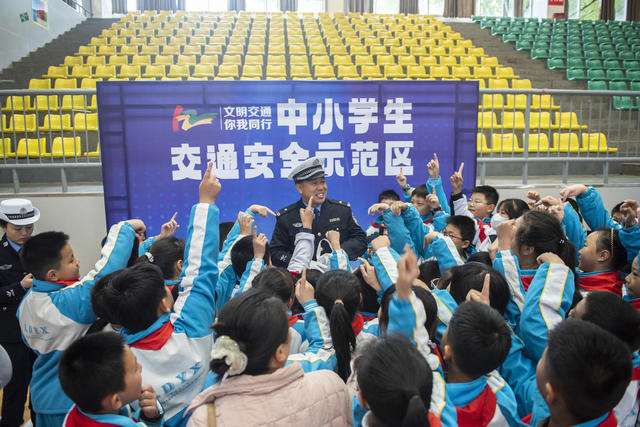 湖南娄底,122“全国交通安全日”学生,娄底市第一中学附属实验学校