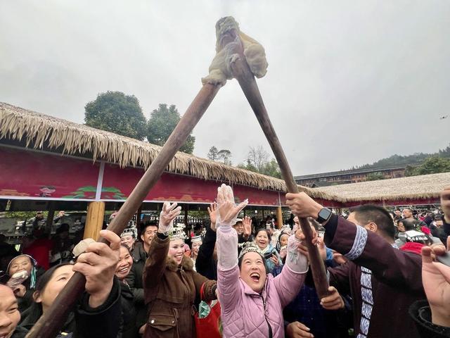 感受糍粑乐趣
