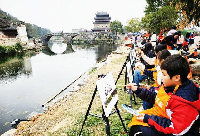  画笔绘古村