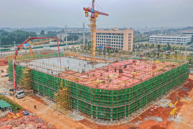 重点项目 施工 建设 园区 工人 产业园 经济 