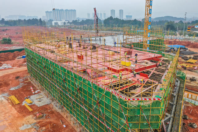 重点项目 施工 建设 园区 工人 产业园 经济 