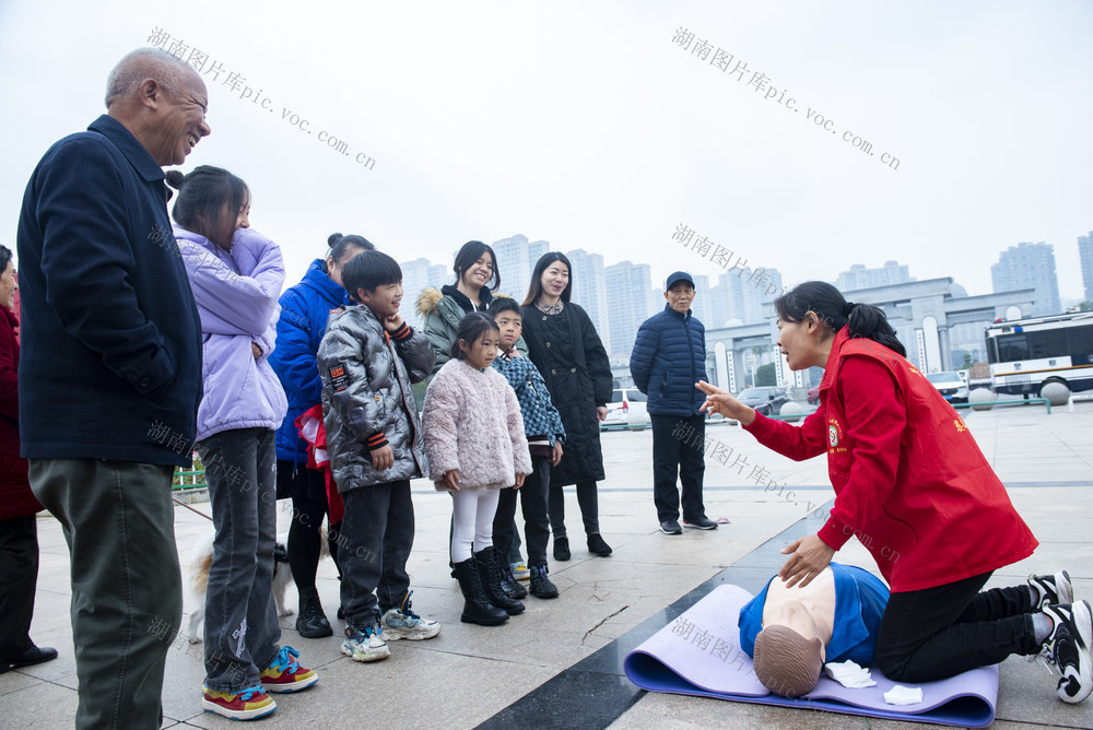 娄底 志愿服务 15分钟志愿服务圈  “国际志愿者日”