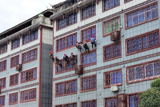 高空作业、施工、蜘蛛人、文旅项目、建设