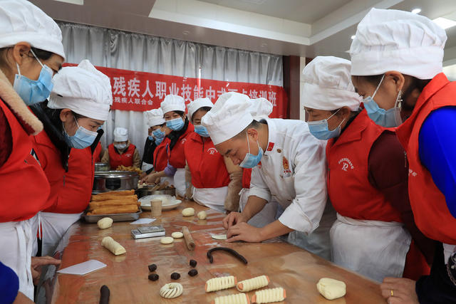残疾人 学员 技能 培训 学校 点亮 就业 创业路