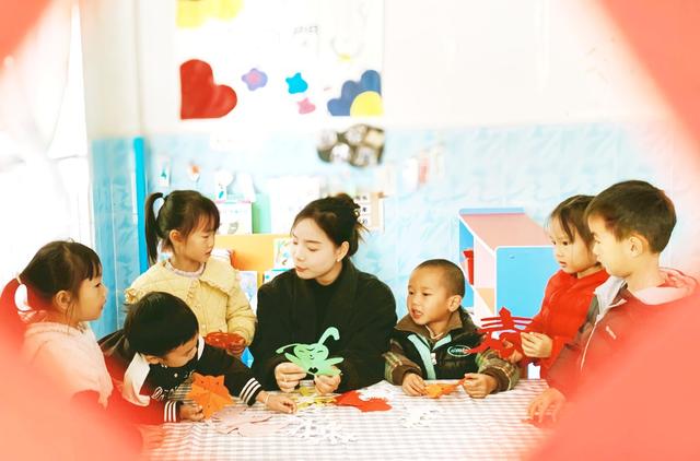  感受剪纸传统文化