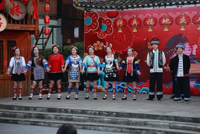 旅游、文旅、民俗文化、游客、演艺旅游