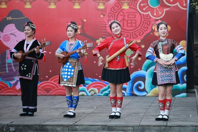 旅游、文旅、民俗文化、游客、演艺旅游