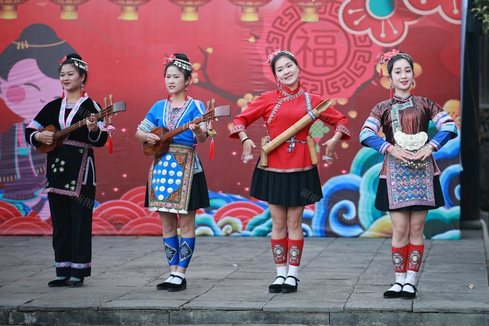 旅游、文旅、民俗文化、游客、演艺旅游