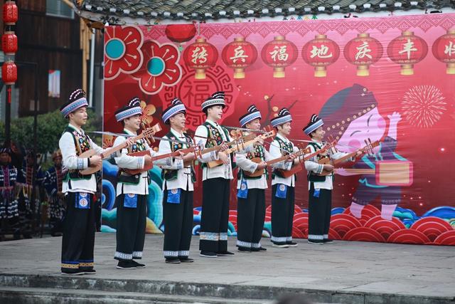 旅游、文旅、民俗文化、游客、演艺旅游