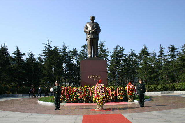 毛泽东铜像