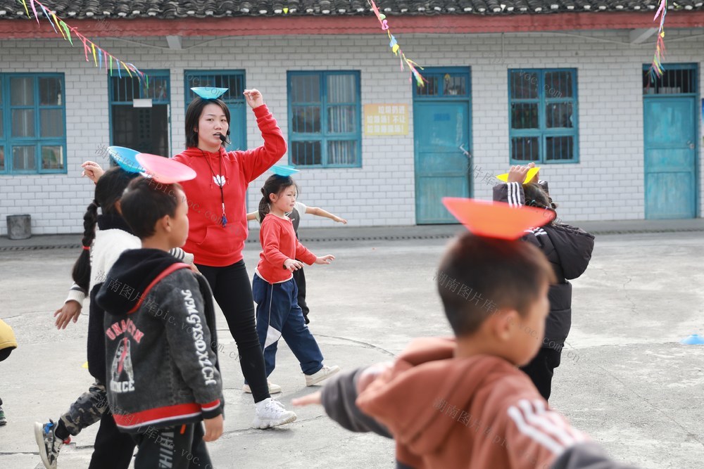 湘西 土家族 花垣 苗族 小学 苗寨 送教下乡 爱心 冬衣 岩科 砂子坳