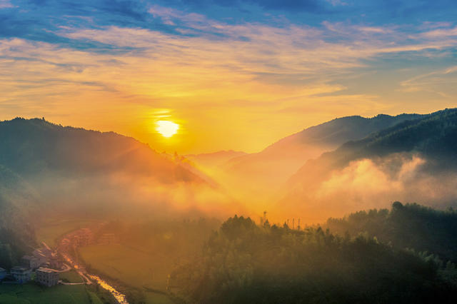 乡村 山水 田园 村庄 道路 阳光 绿色 