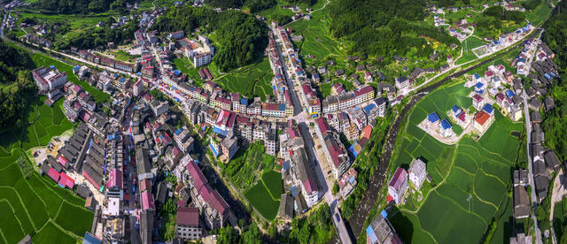 乡村 山水 田园 村庄 道路 阳光 绿色 