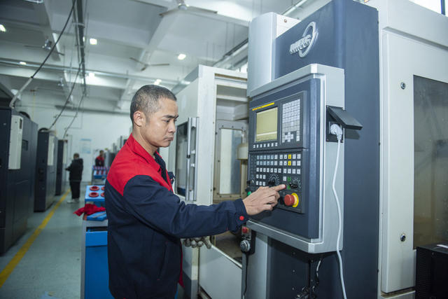 娄底,职业技能,“蓝领”,工匠人才,技能型