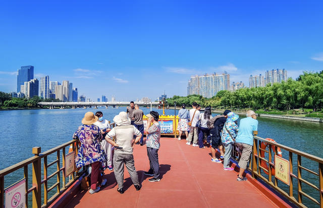 运河 北运河 北京 通州 河水 船只 码头 阳光 花草 