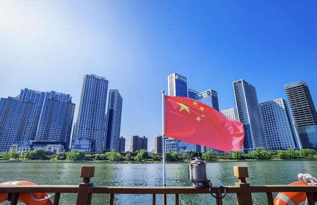 运河 北运河 北京 通州 河水 船只 码头 阳光 花草 