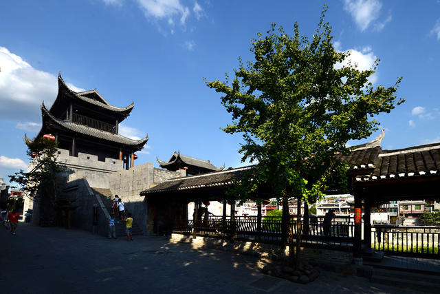 古建筑 三门开 艺术 月城