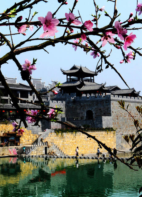 古建筑 三门开 艺术 月城