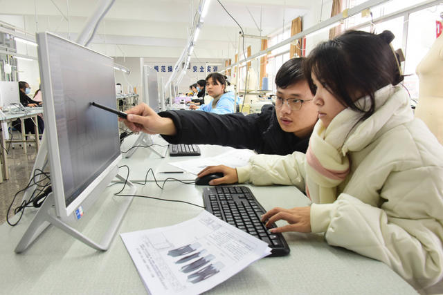 职业教育   服装设计与工艺   服装赛事  师生同赛  教学水平  技能展示