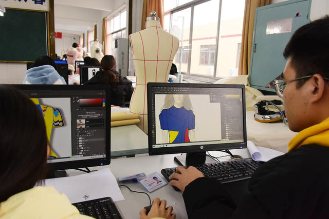 职业教育   服装设计与工艺   服装赛事  师生同赛  教学水平  技能展示