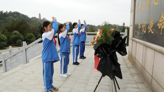 国家公祭日 纪念 公园 主题班会 铭记历史 诗歌分享 勿忘国耻